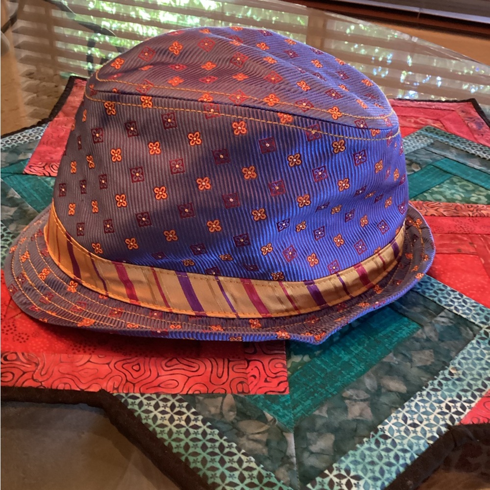Robert Graham Silk Fedora - Excellent Condition-  Vibrant Colors